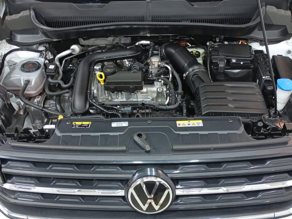 VOLKSWAGEN T-CROSS Gasolina 2022 segunda-mano Jaén