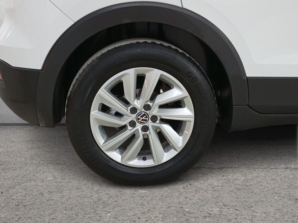 VOLKSWAGEN T-CROSS Gasolina 2022 segunda-mano Jaén