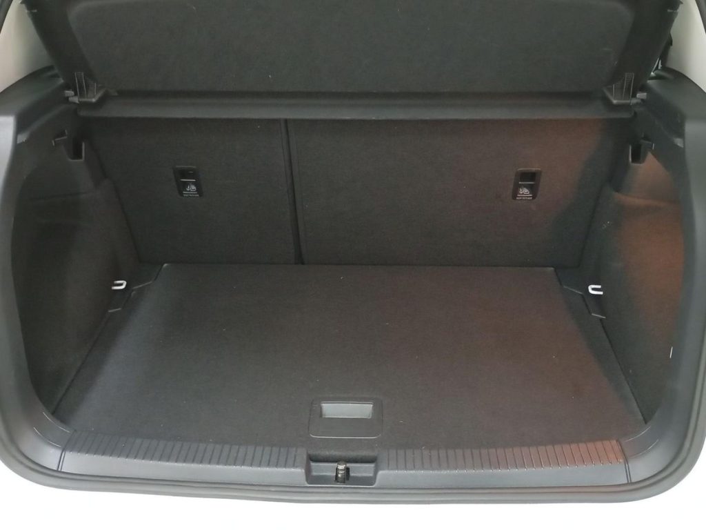 VOLKSWAGEN T-CROSS Gasolina 2022 segunda-mano Jaén