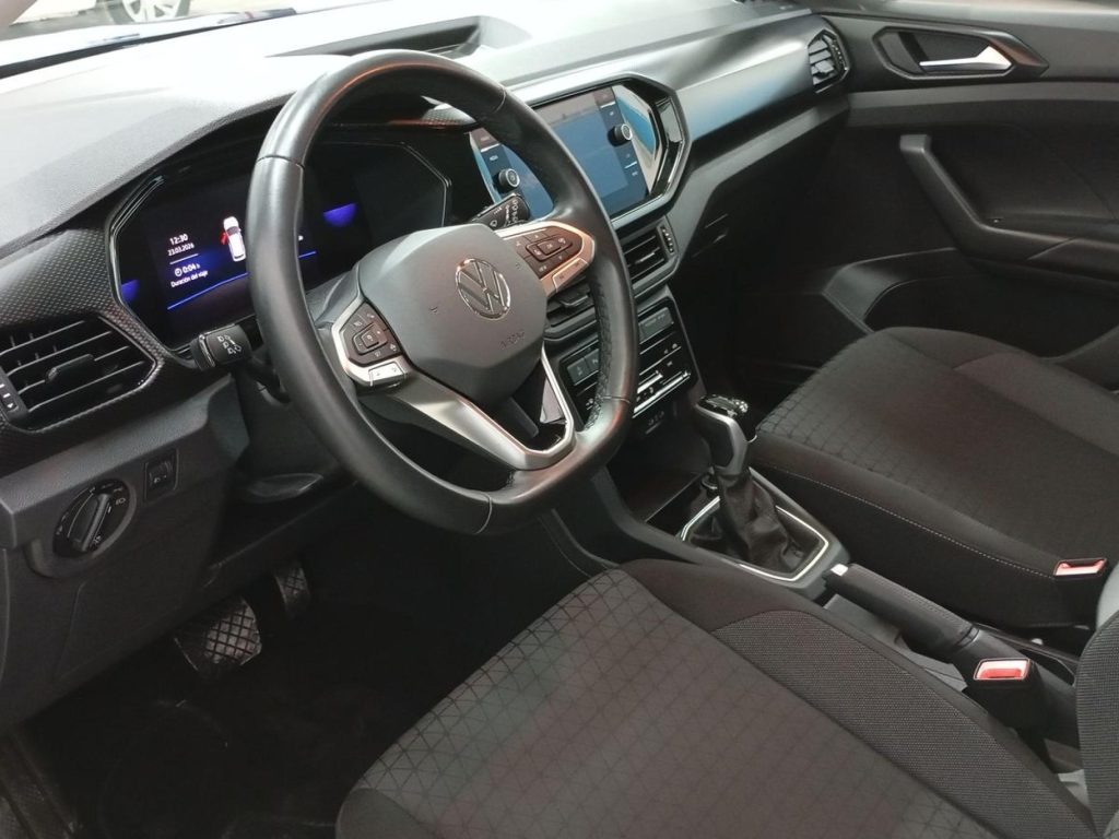VOLKSWAGEN T-CROSS Gasolina 2023 segunda-mano Granada