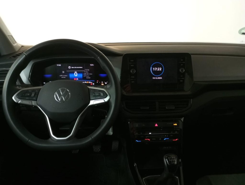 VOLKSWAGEN T-CROSS Gasolina 2024 segunda-mano Jaén
