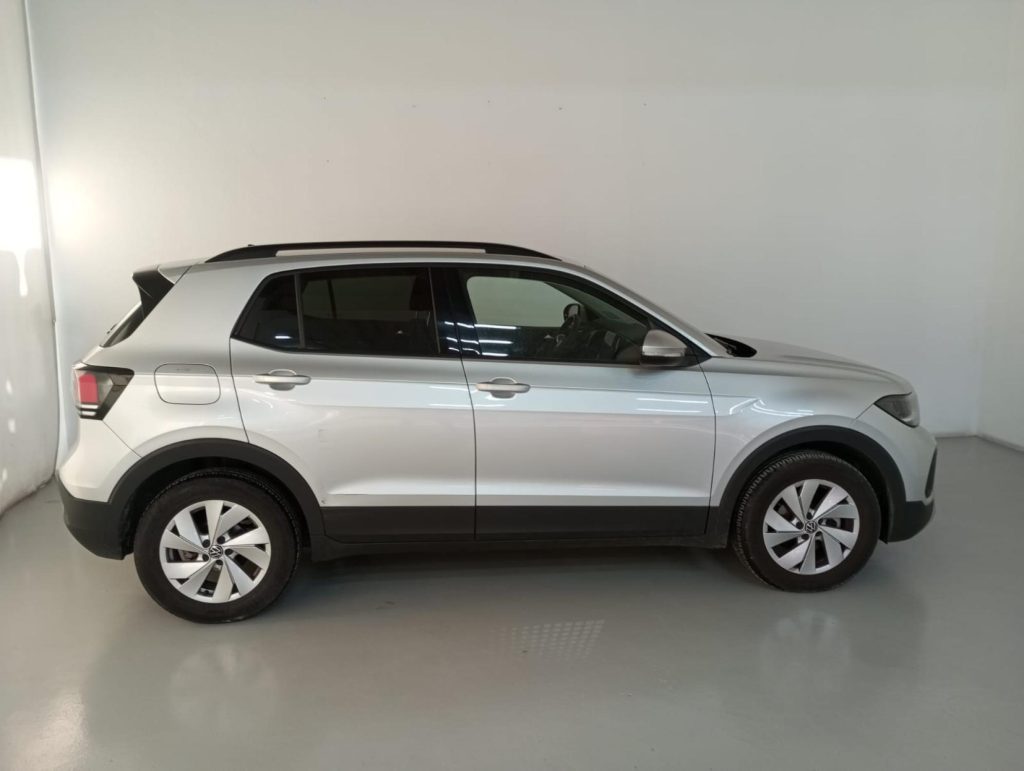 VOLKSWAGEN T-CROSS Gasolina 2024 segunda-mano Jaén