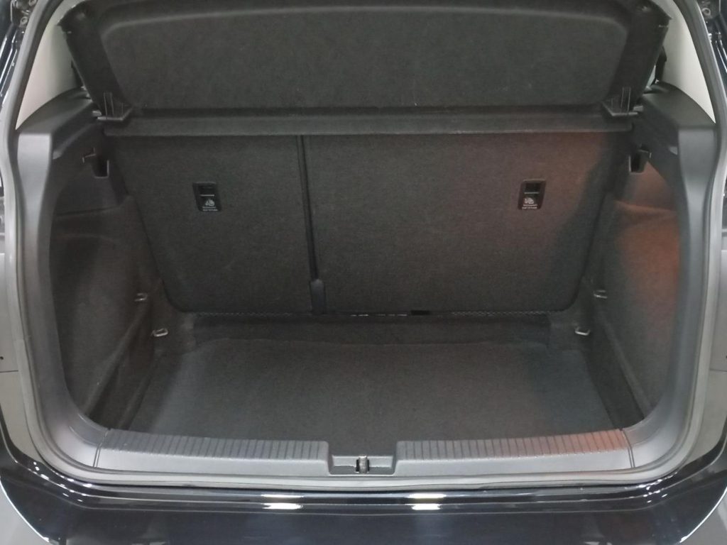 VOLKSWAGEN T-CROSS Gasolina 2024 segunda-mano Jaén
