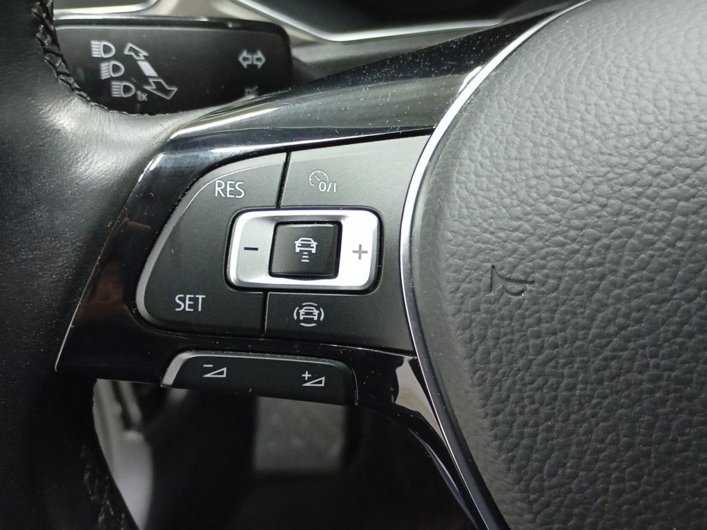 VOLKSWAGEN T-ROC Diesel 2021 segunda-mano Granada