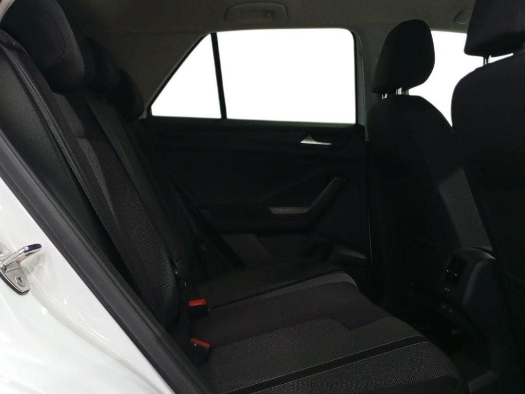 VOLKSWAGEN T-ROC Diesel 2023 segunda-mano Jaén