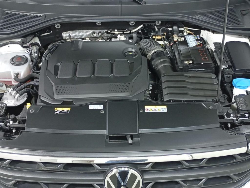 VOLKSWAGEN T-ROC Diesel 2023 segunda-mano Jaén