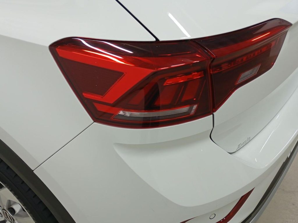 VOLKSWAGEN T-ROC Diesel 2023 segunda-mano Jaén