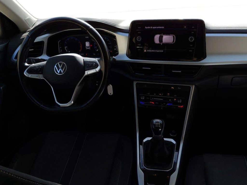 VOLKSWAGEN T-ROC Gasolina 2023 segunda-mano Jaén