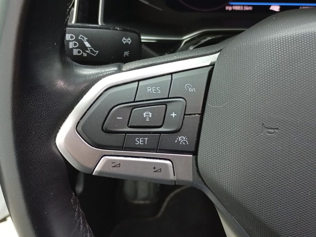 VOLKSWAGEN TAIGO Gasolina 2022 segunda-mano Jaén