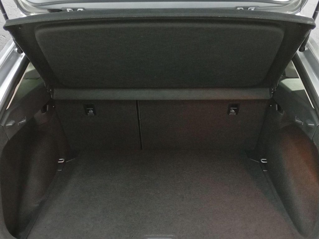 VOLKSWAGEN TAIGO Gasolina 2025 segunda-mano Jaén