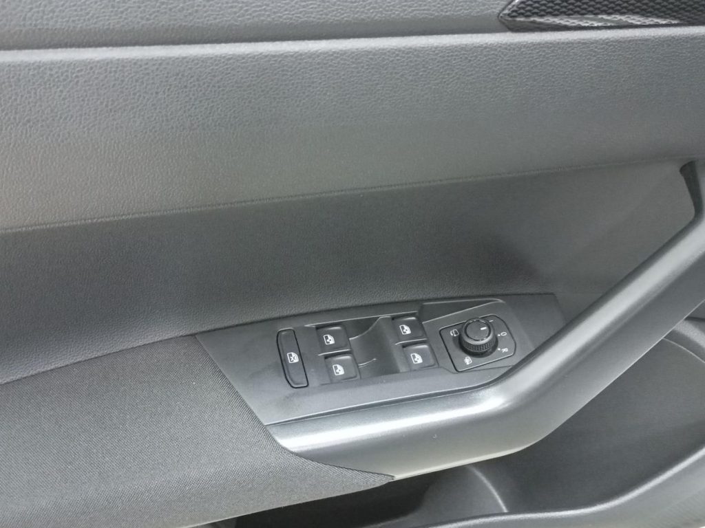 VOLKSWAGEN TAIGO Gasolina 2025 segunda-mano Jaén