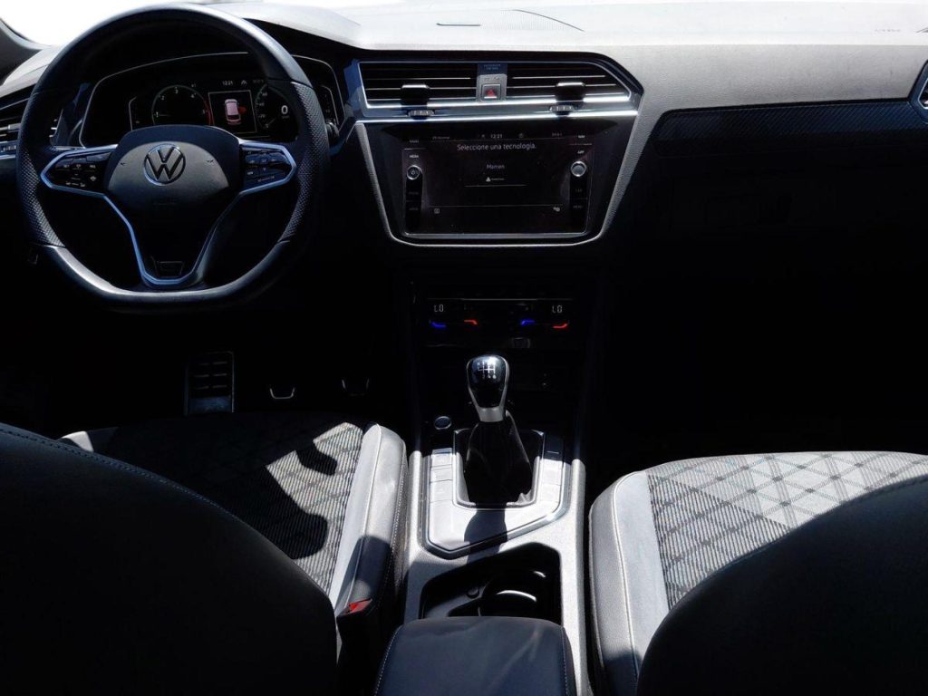 VOLKSWAGEN TIGUAN Diesel 2023 segunda-mano Jaén