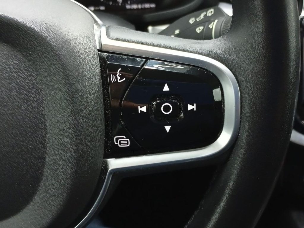 VOLVO V60 CROSS COUNTRY Hibrido 2022 segunda-mano Jaén