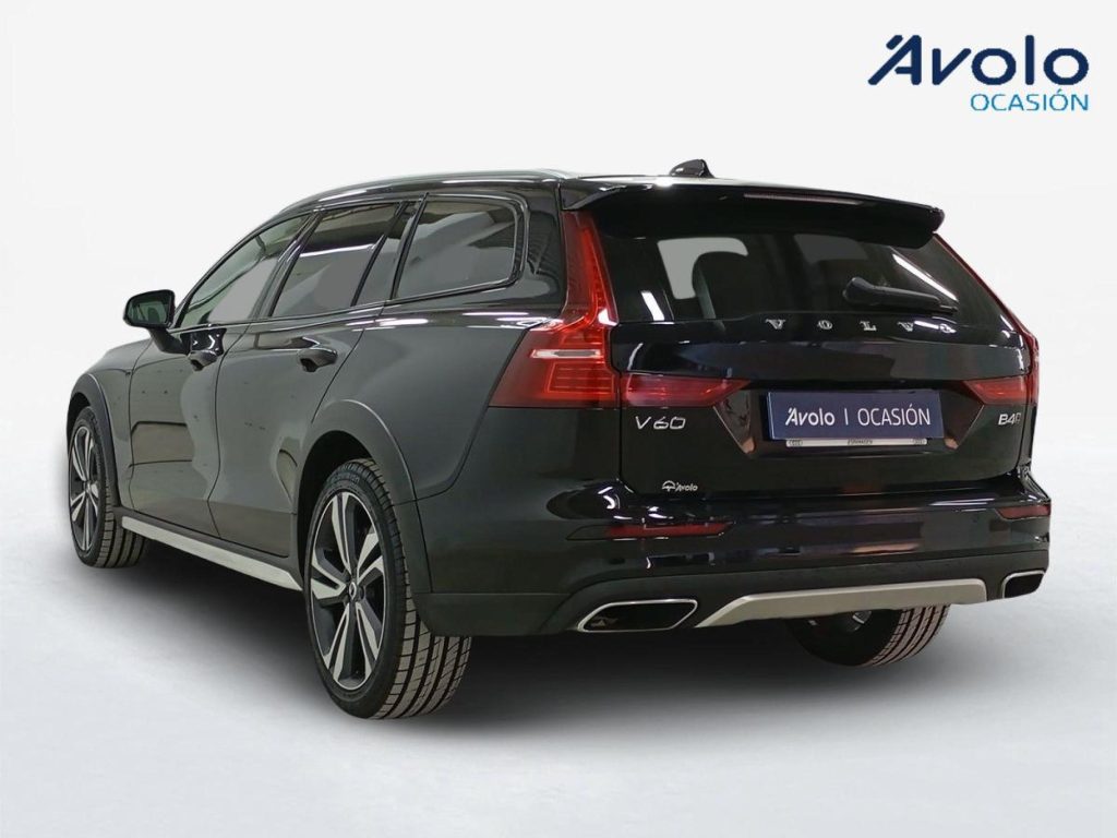 VOLVO V60 CROSS COUNTRY Hibrido 2022 segunda-mano Jaén