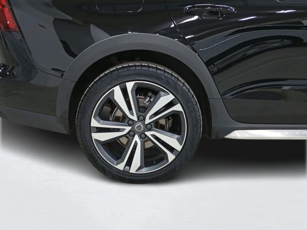 VOLVO V60 CROSS COUNTRY Hibrido 2022 segunda-mano Jaén
