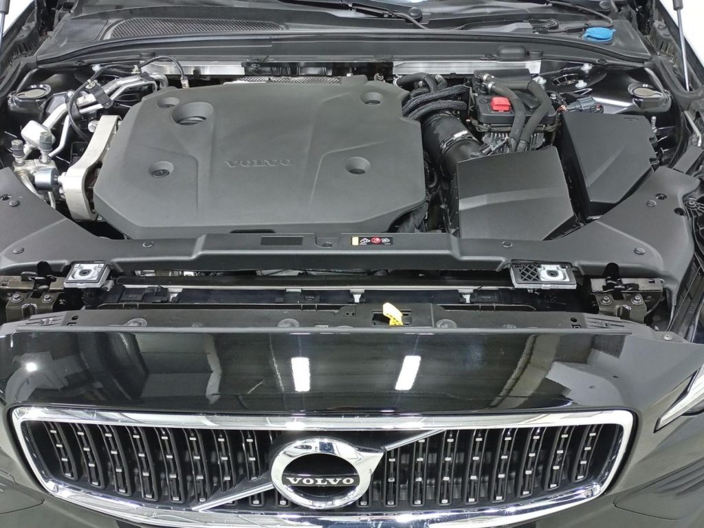 VOLVO V60 CROSS COUNTRY Hibrido 2022 segunda-mano Jaén