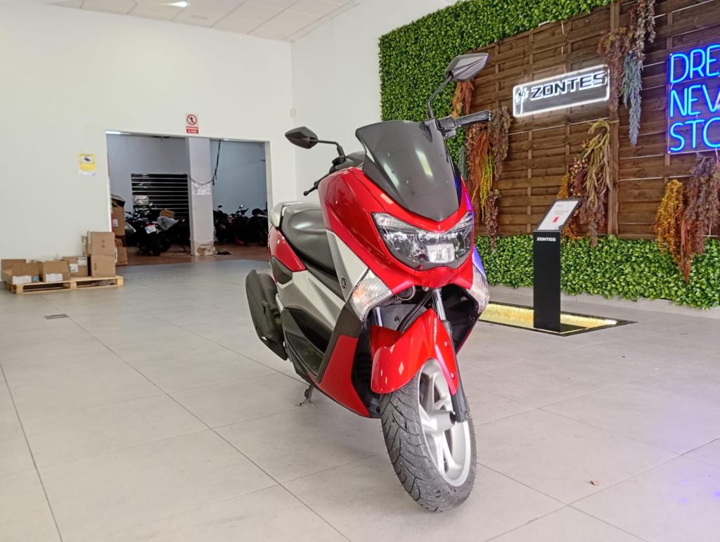 YAMAHA NMAX Gasolina 2015 segunda-mano Granada