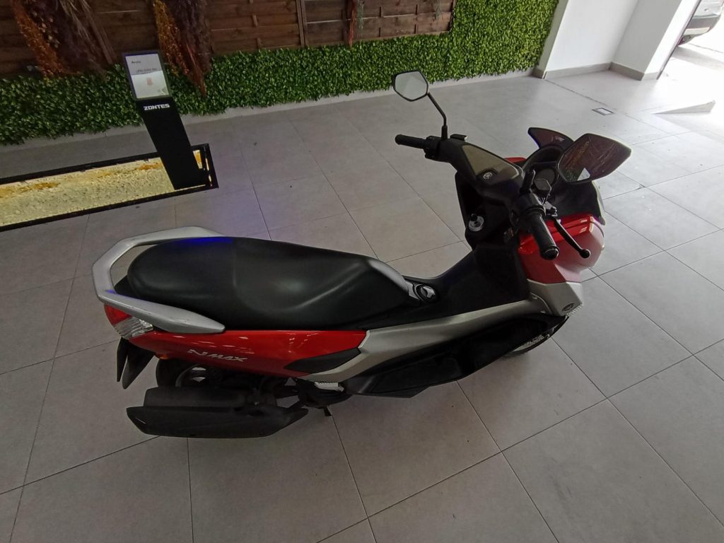 YAMAHA NMAX Gasolina 2015 segunda-mano Granada