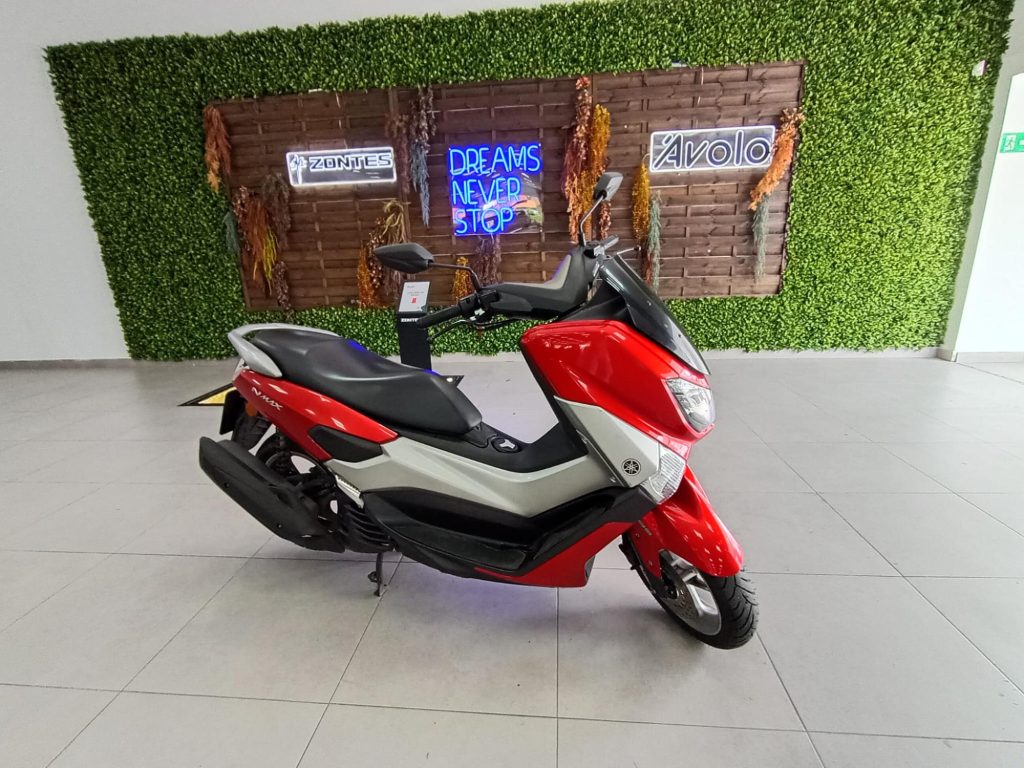 YAMAHA NMAX Gasolina 2015 segunda-mano Granada