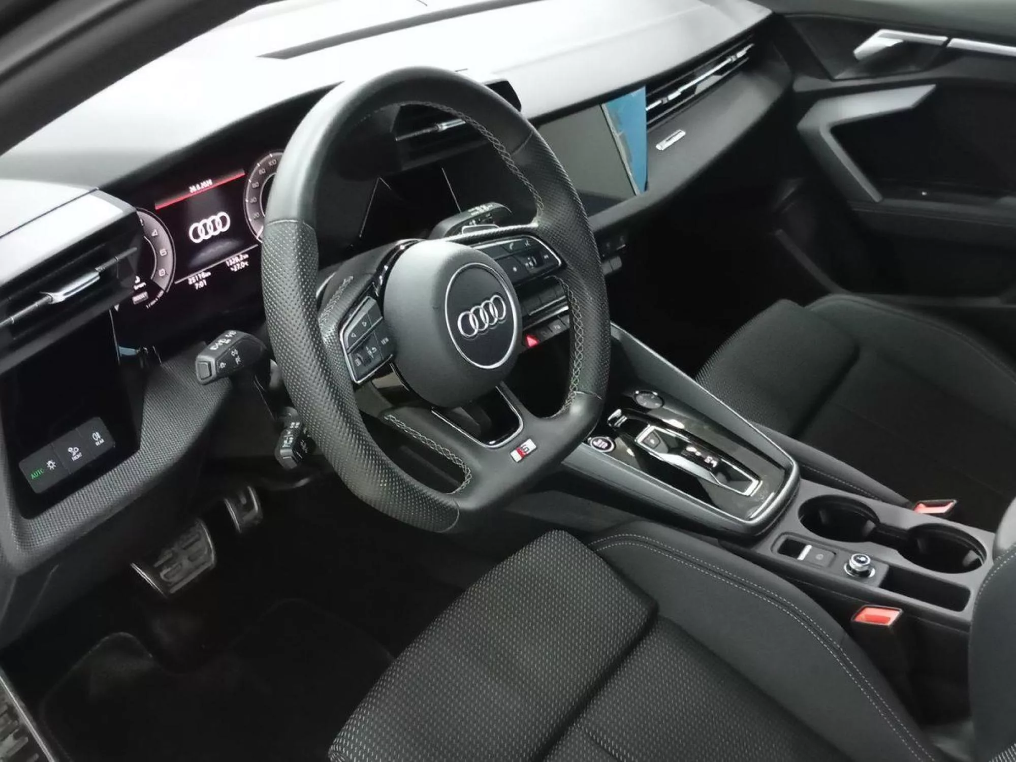 AUDI A3 Hibrido enchufable 2025 segunda-mano Jaén