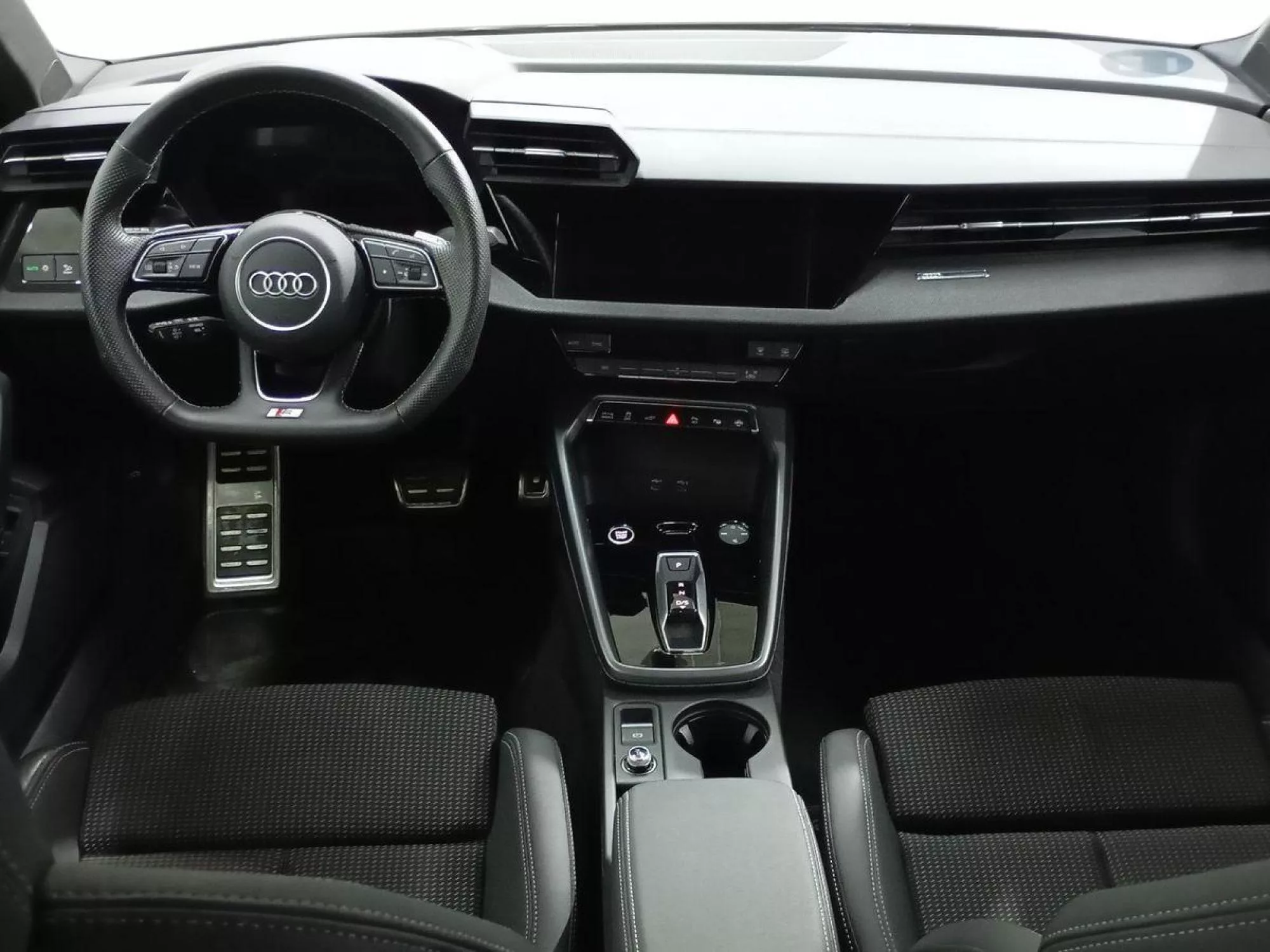 AUDI A3 Hibrido enchufable 2025 segunda-mano Jaén