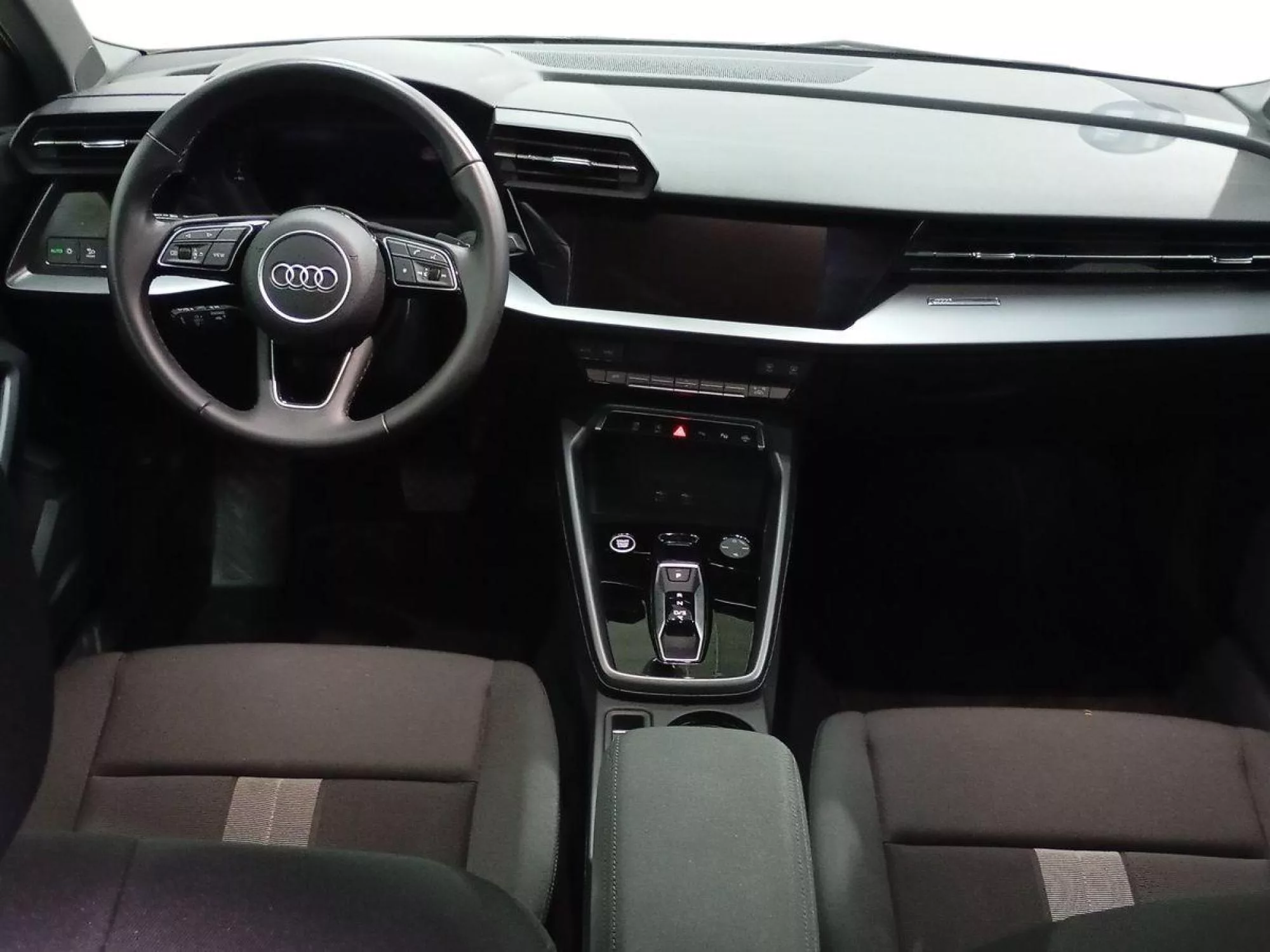 AUDI A3 SEDAN Gasolina 2025 segunda-mano Jaén
