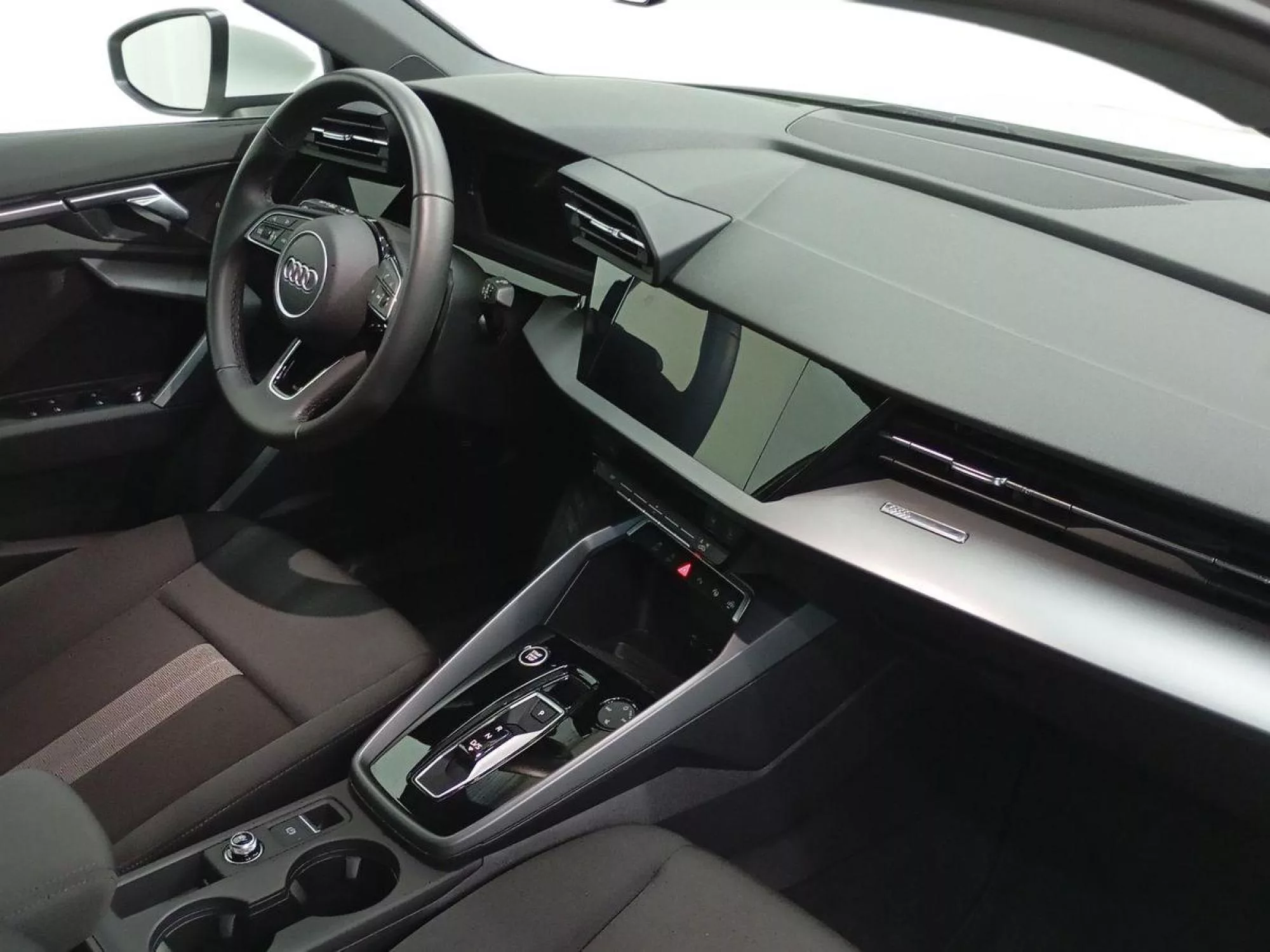 AUDI A3 SEDAN Gasolina 2025 segunda-mano Jaén