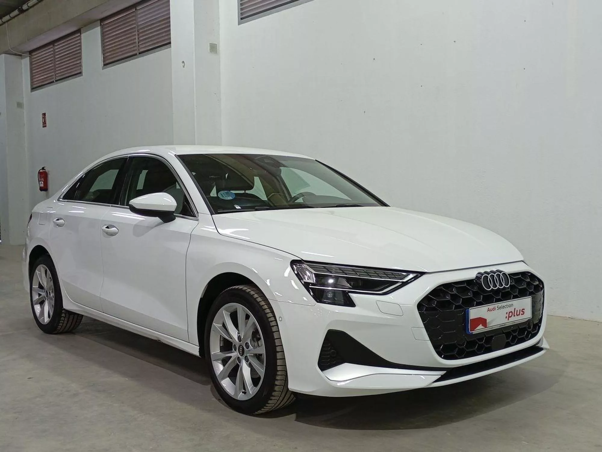 AUDI A3 SEDAN Gasolina 2025 segunda-mano Jaén