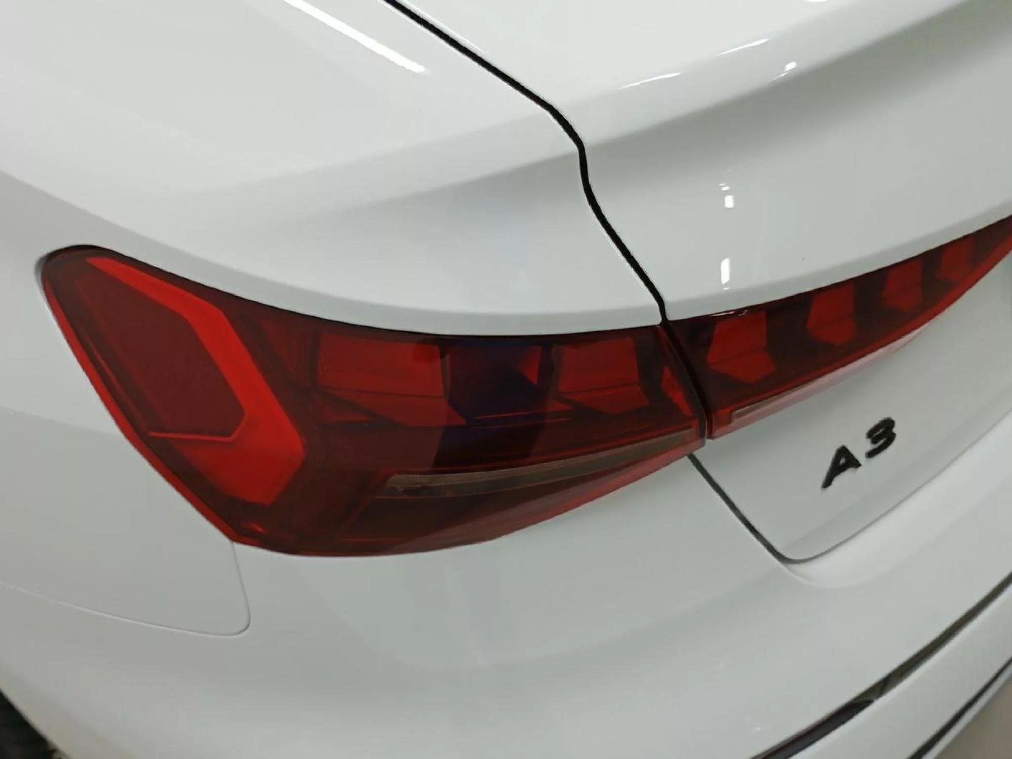 AUDI A3 SEDAN Gasolina 2025 segunda-mano Jaén