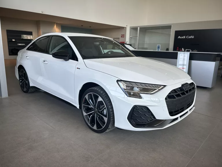 AUDI A3 SEDAN Gasolina nuevo entrega inmediata Jaén