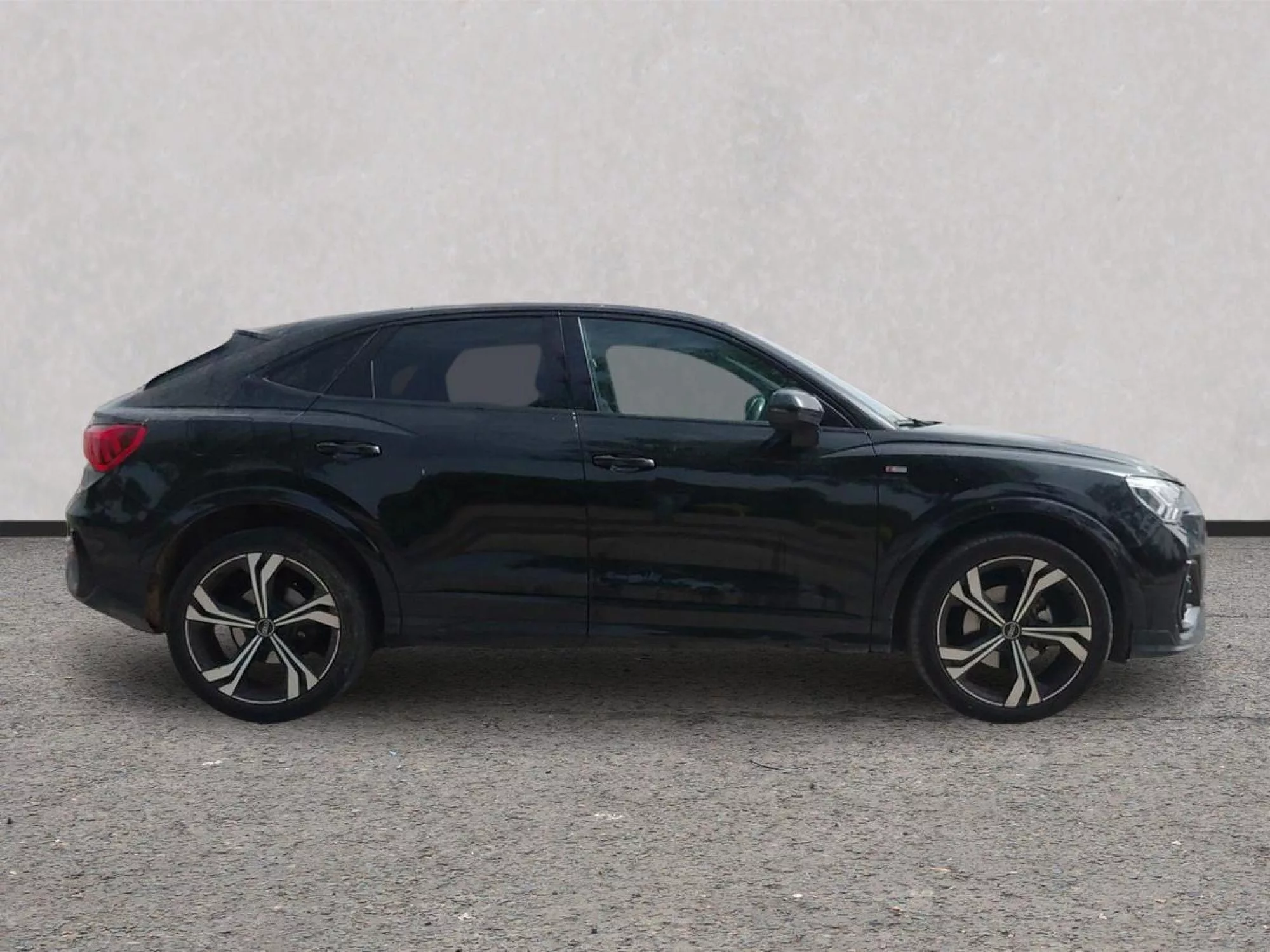 AUDI Q3 Diesel 2023 segunda-mano Jaén