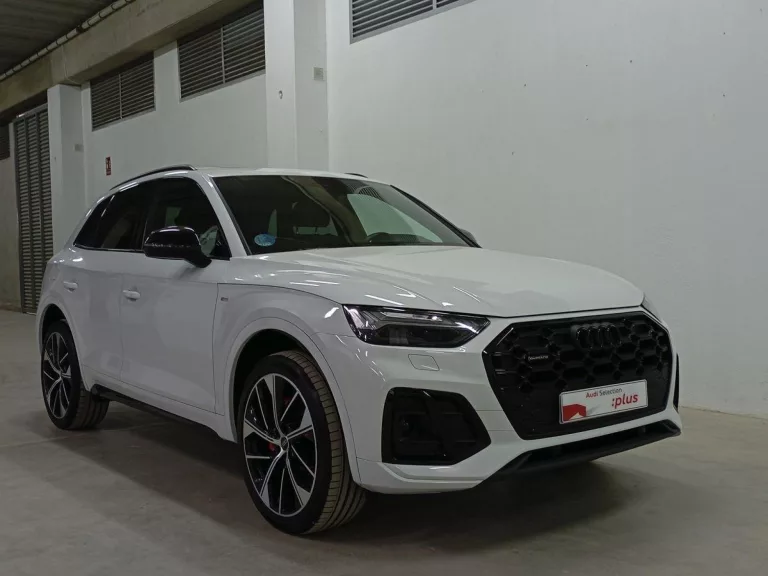 AUDI Q5 Hibrido 2024 segunda-mano Jaén