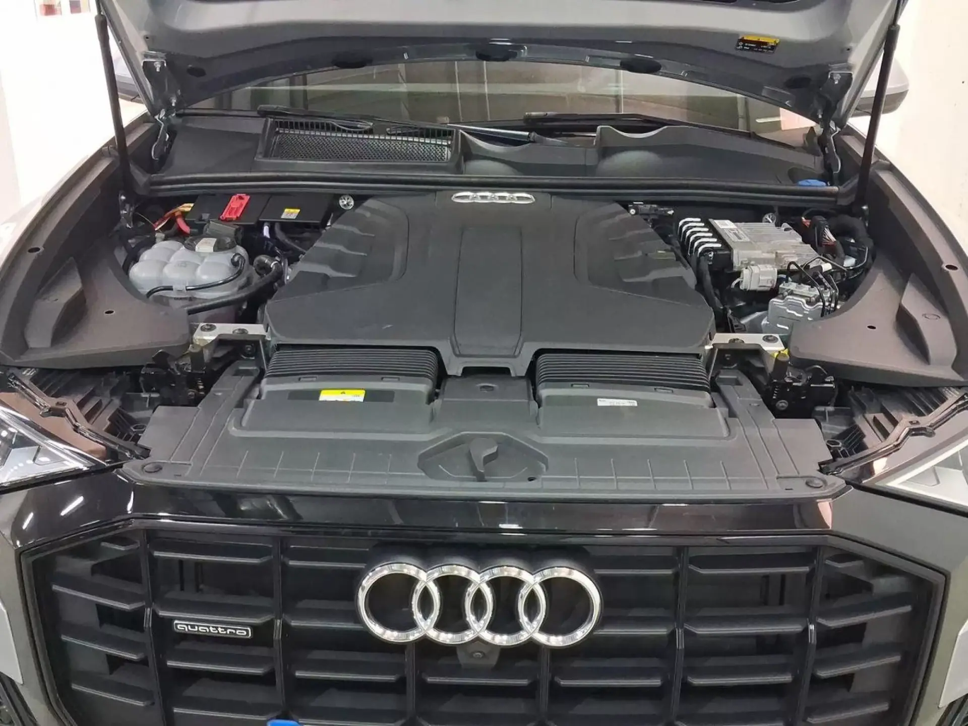 AUDI Q8 Hibrido 2022 segunda-mano Jaén