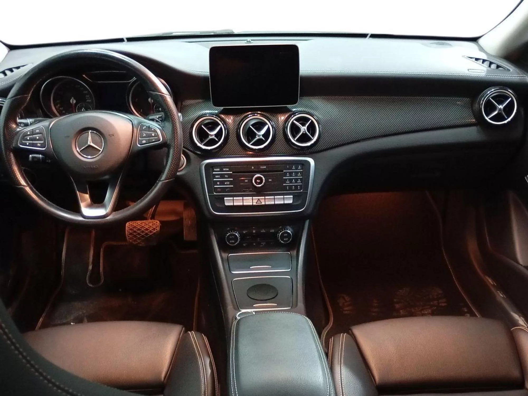 MERCEDES CLA Diesel 2019 segunda-mano Jaén