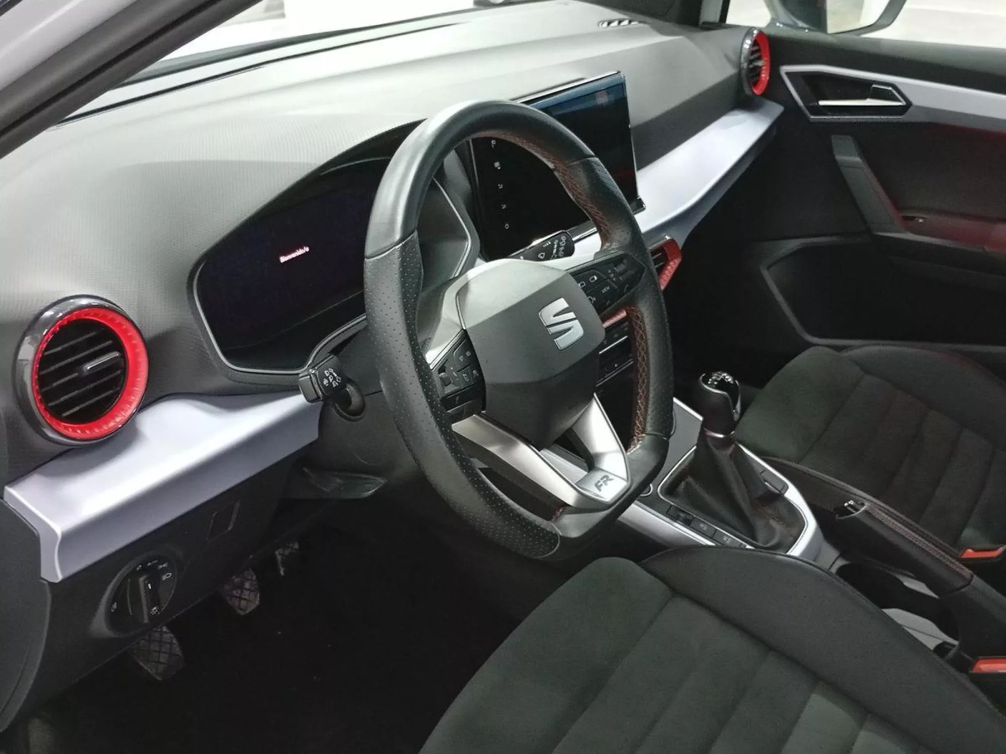SEAT ARONA Gasolina 2024 segunda-mano Jaén