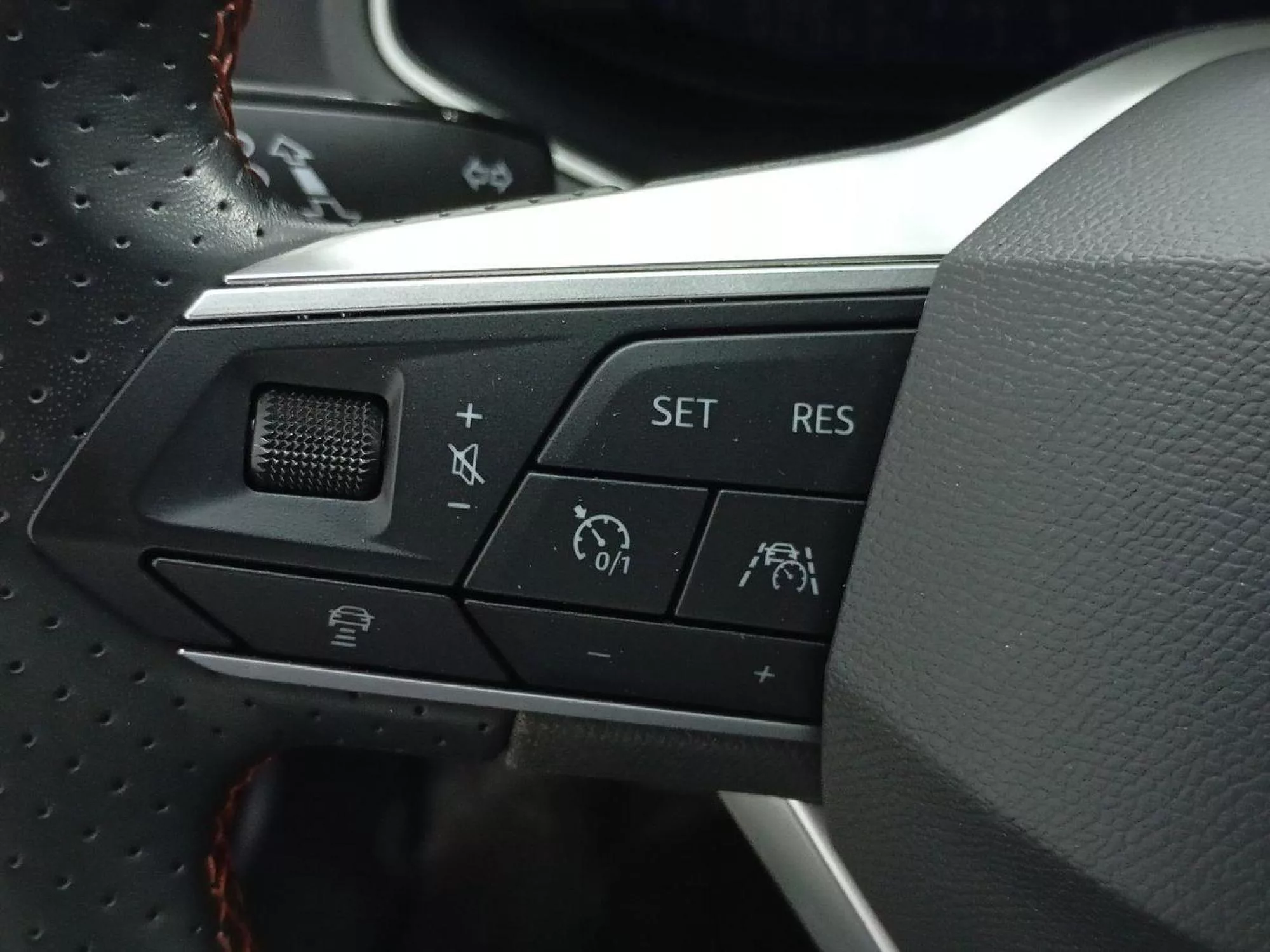 SEAT ARONA Gasolina 2024 segunda-mano Jaén