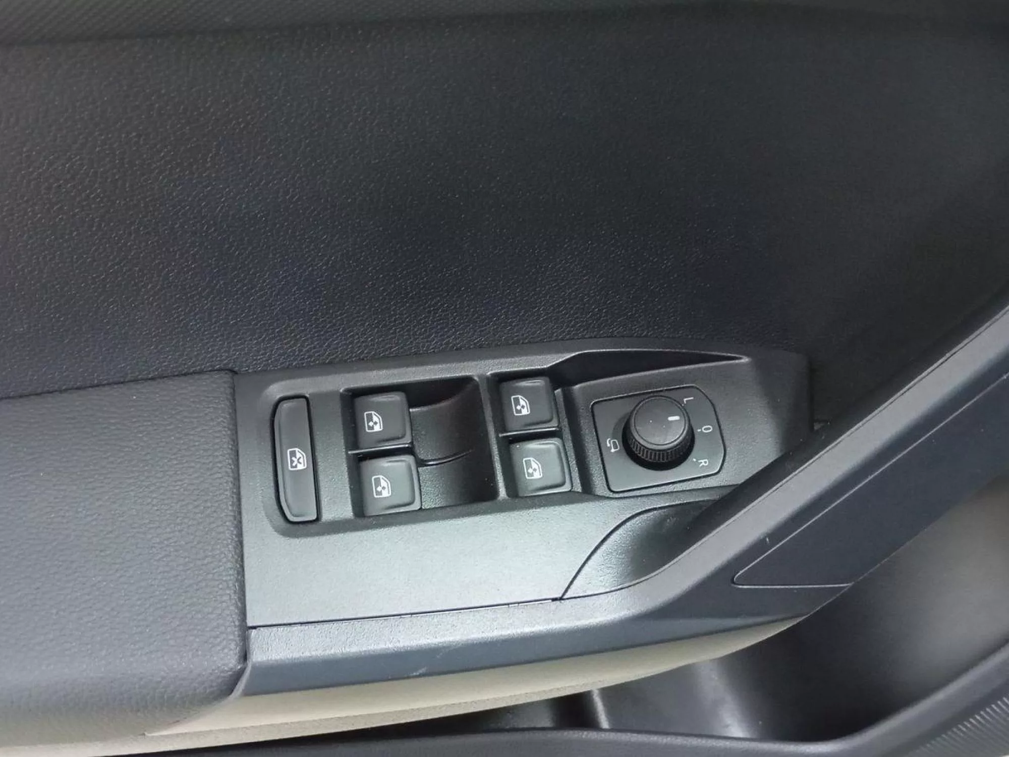 SEAT ARONA Gasolina 2025 segunda-mano Jaén