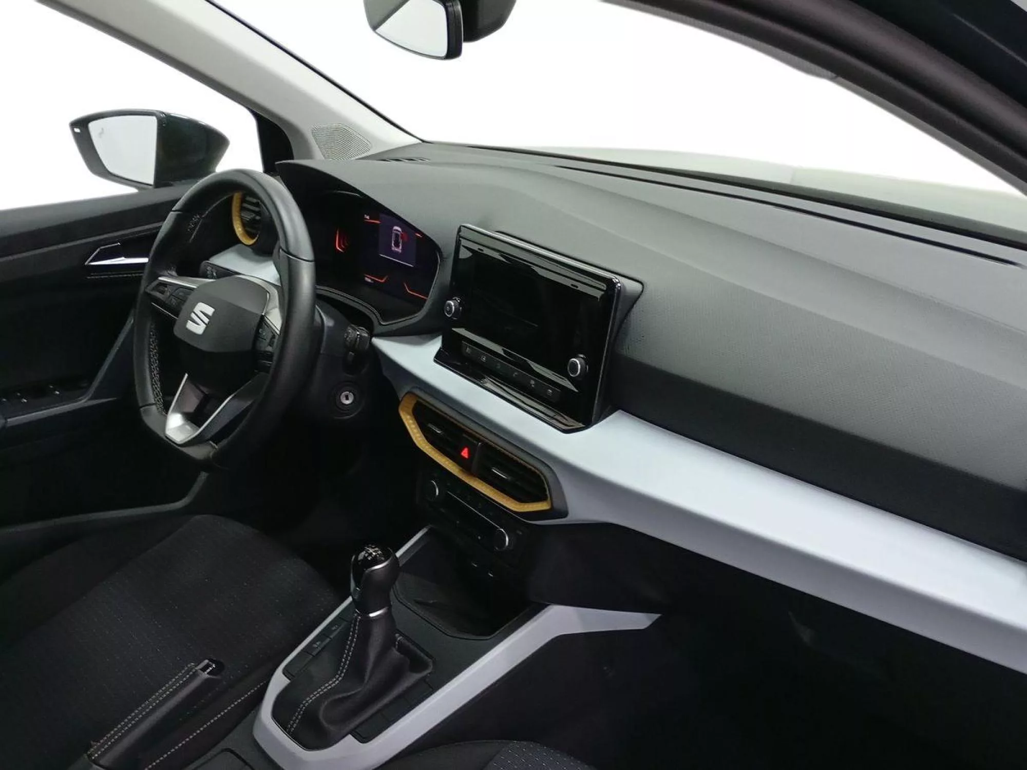 SEAT ARONA Gasolina 2025 segunda-mano Jaén