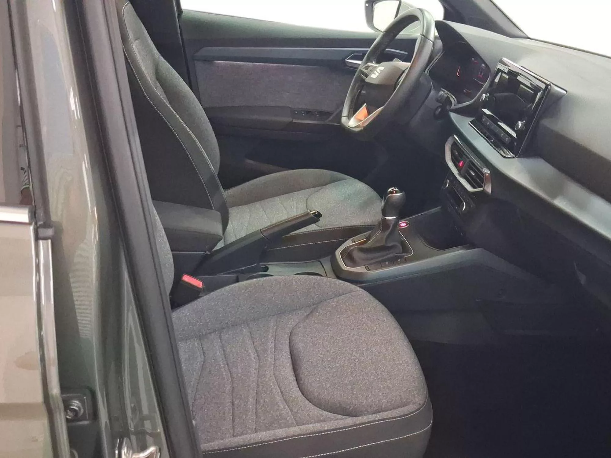 SEAT ARONA Gasolina 2025 segunda-mano Jaén