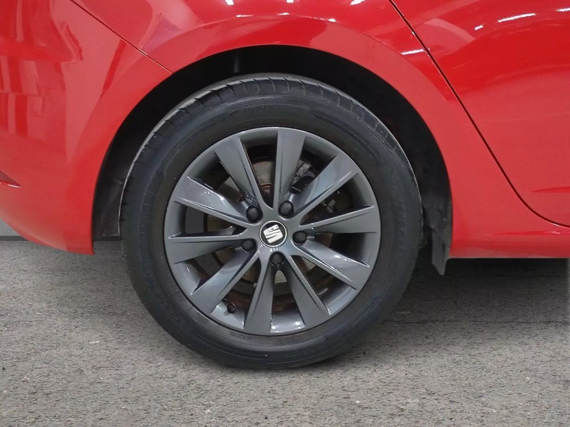 SEAT LEON Gasolina 2020 segunda-mano Jaén