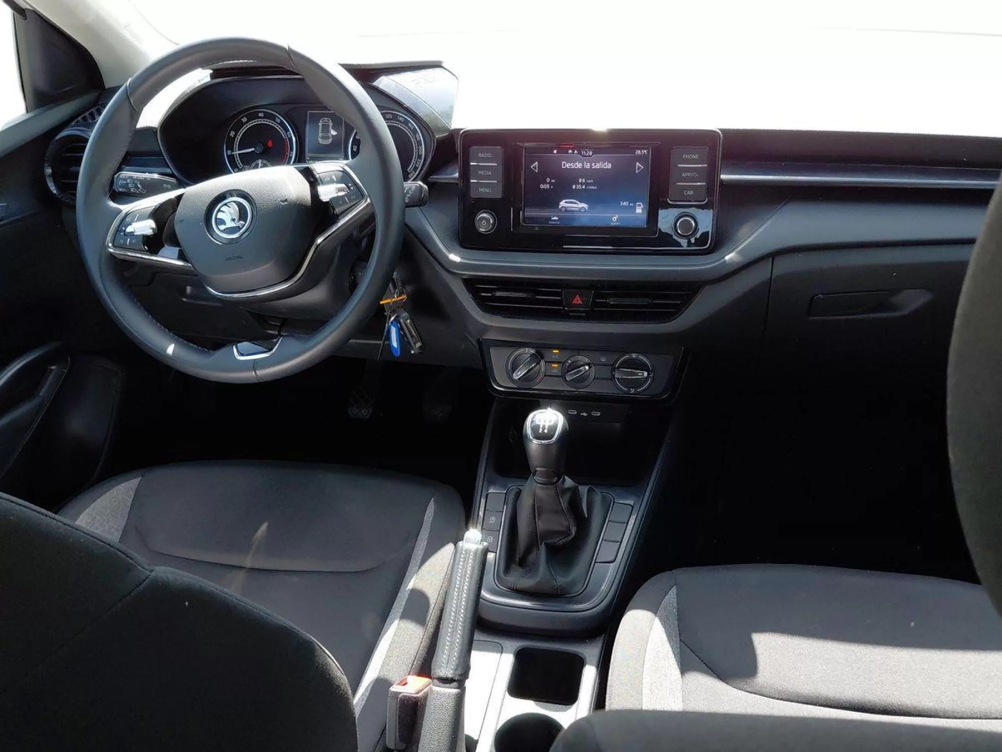 SKODA FABIA Gasolina 2023 segunda-mano Jaén