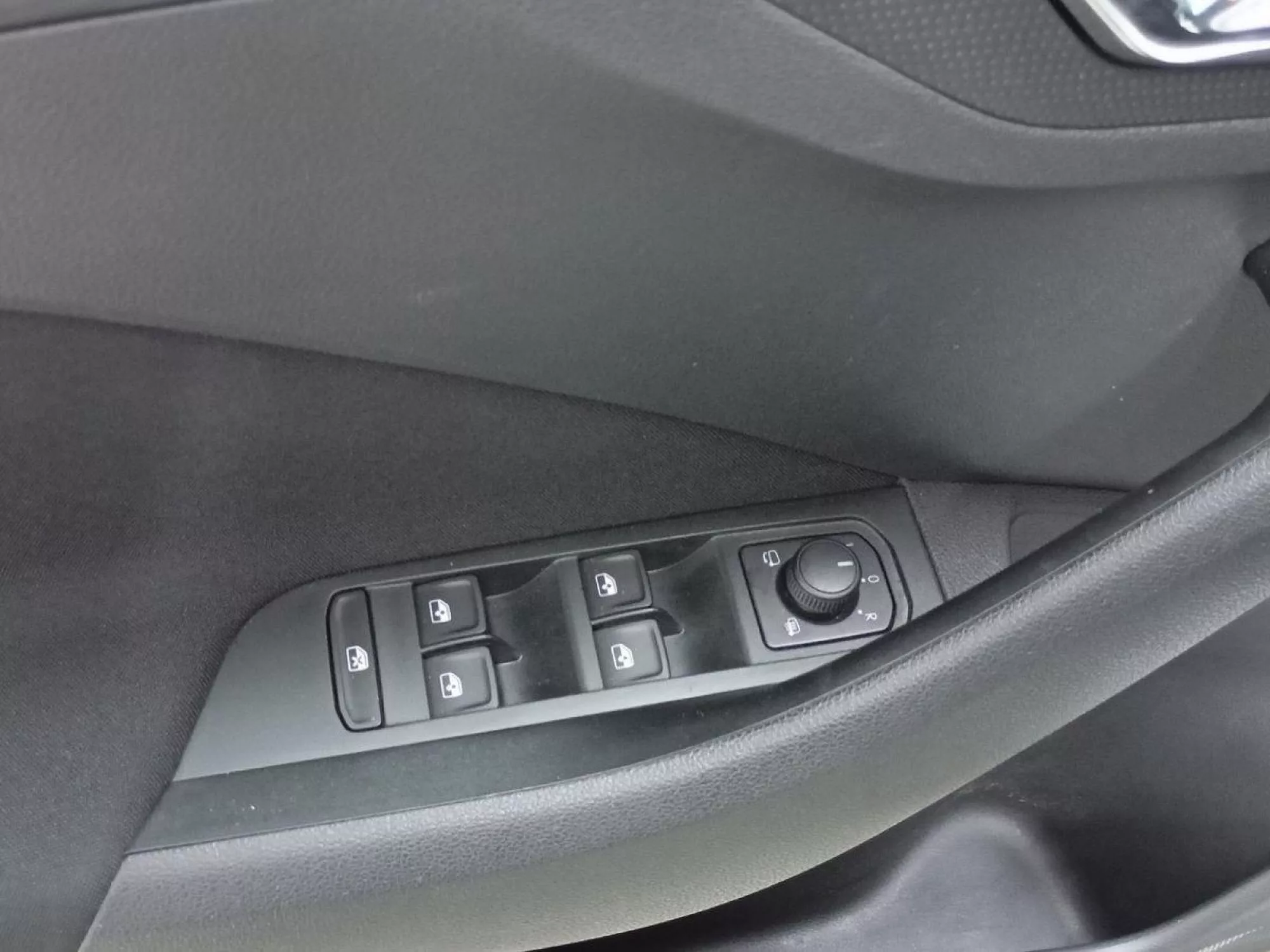 SKODA KAMIQ Gasolina 2022 segunda-mano Jaén