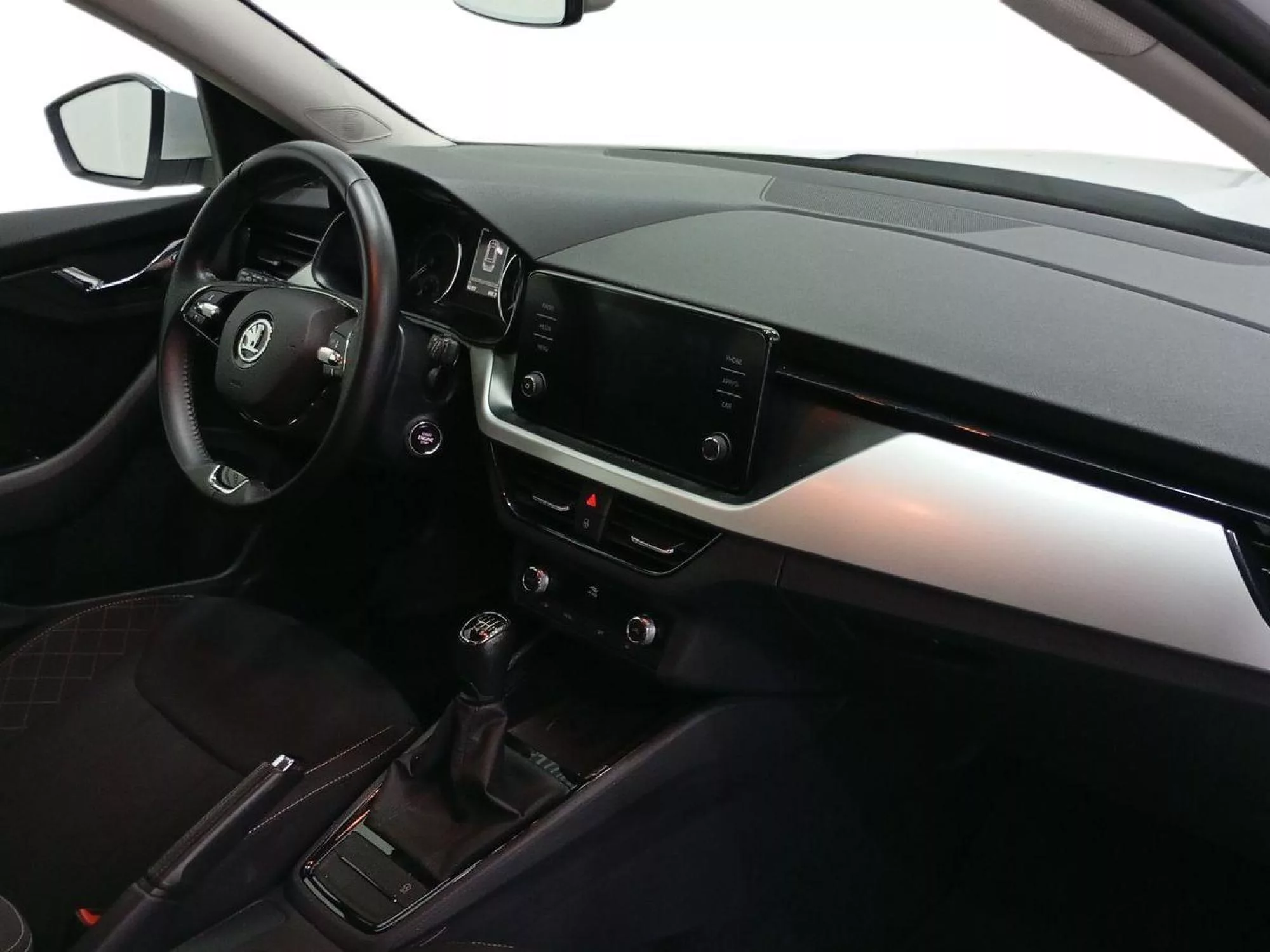 SKODA KAMIQ Gasolina 2022 segunda-mano Jaén