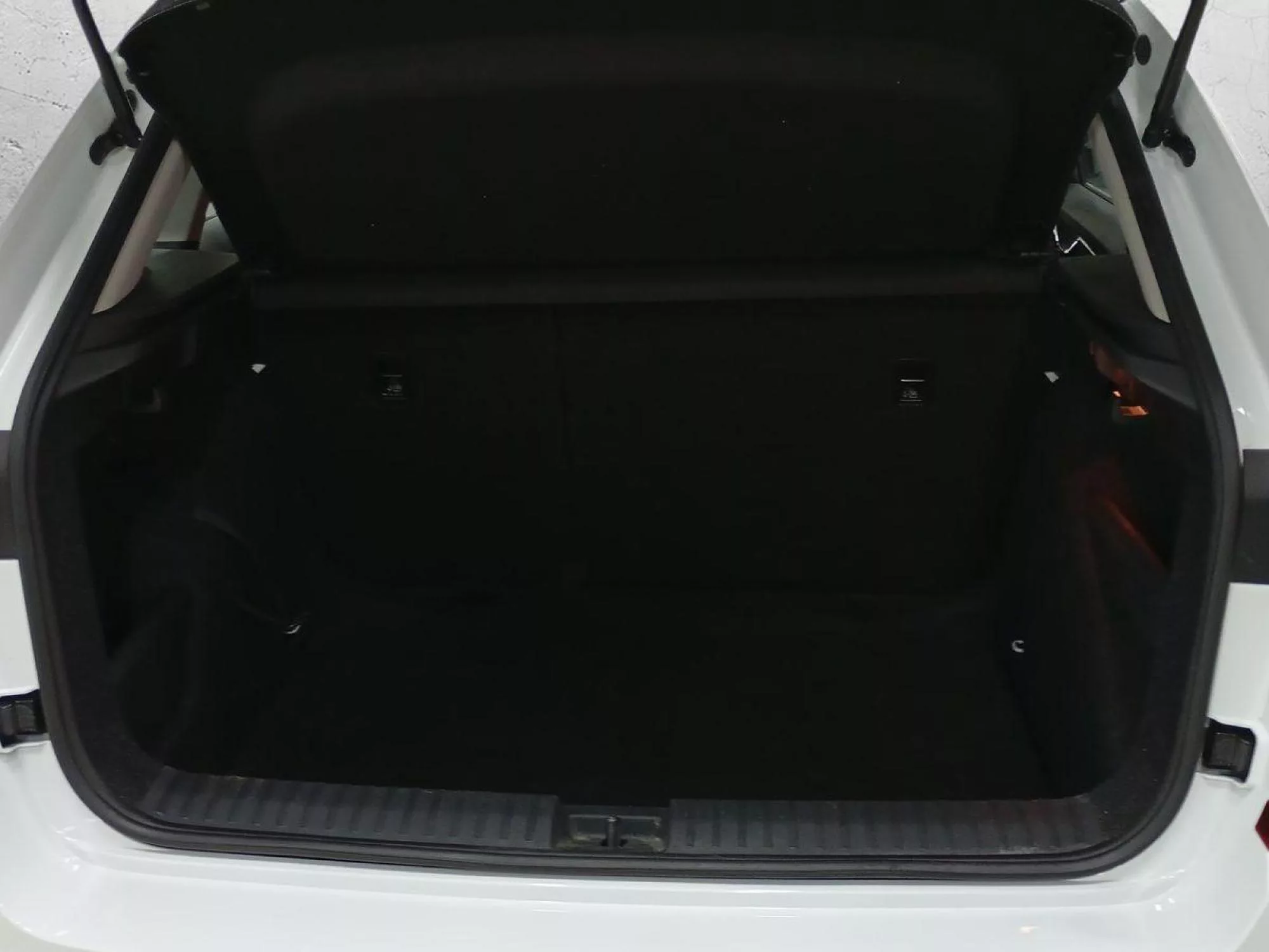 SKODA KAMIQ Gasolina 2022 segunda-mano Jaén