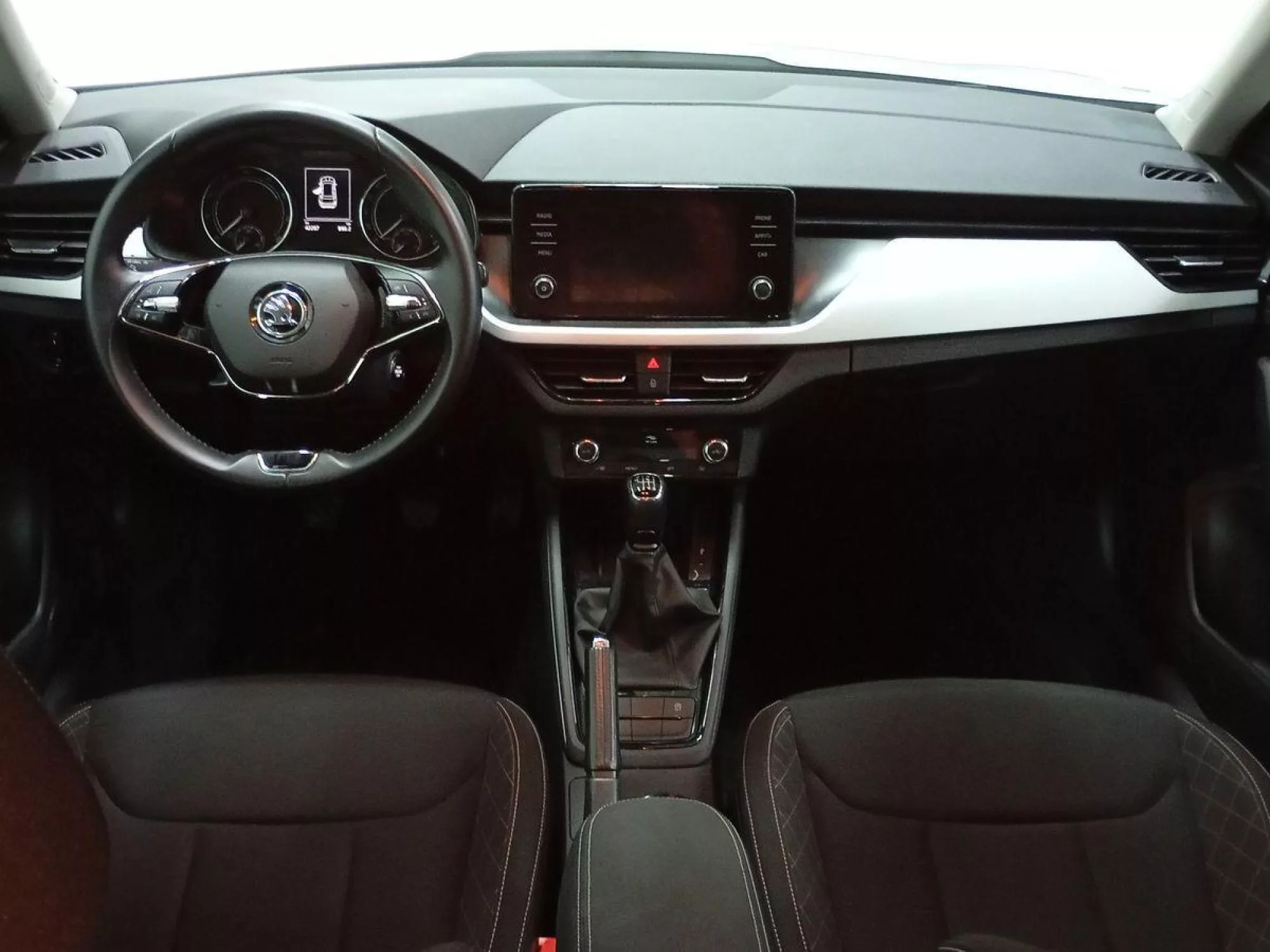 SKODA KAMIQ Gasolina 2022 segunda-mano Jaén