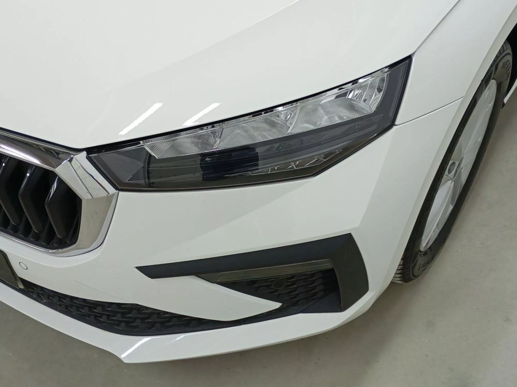 SKODA SCALA Gasolina 2025 segunda-mano Jaén