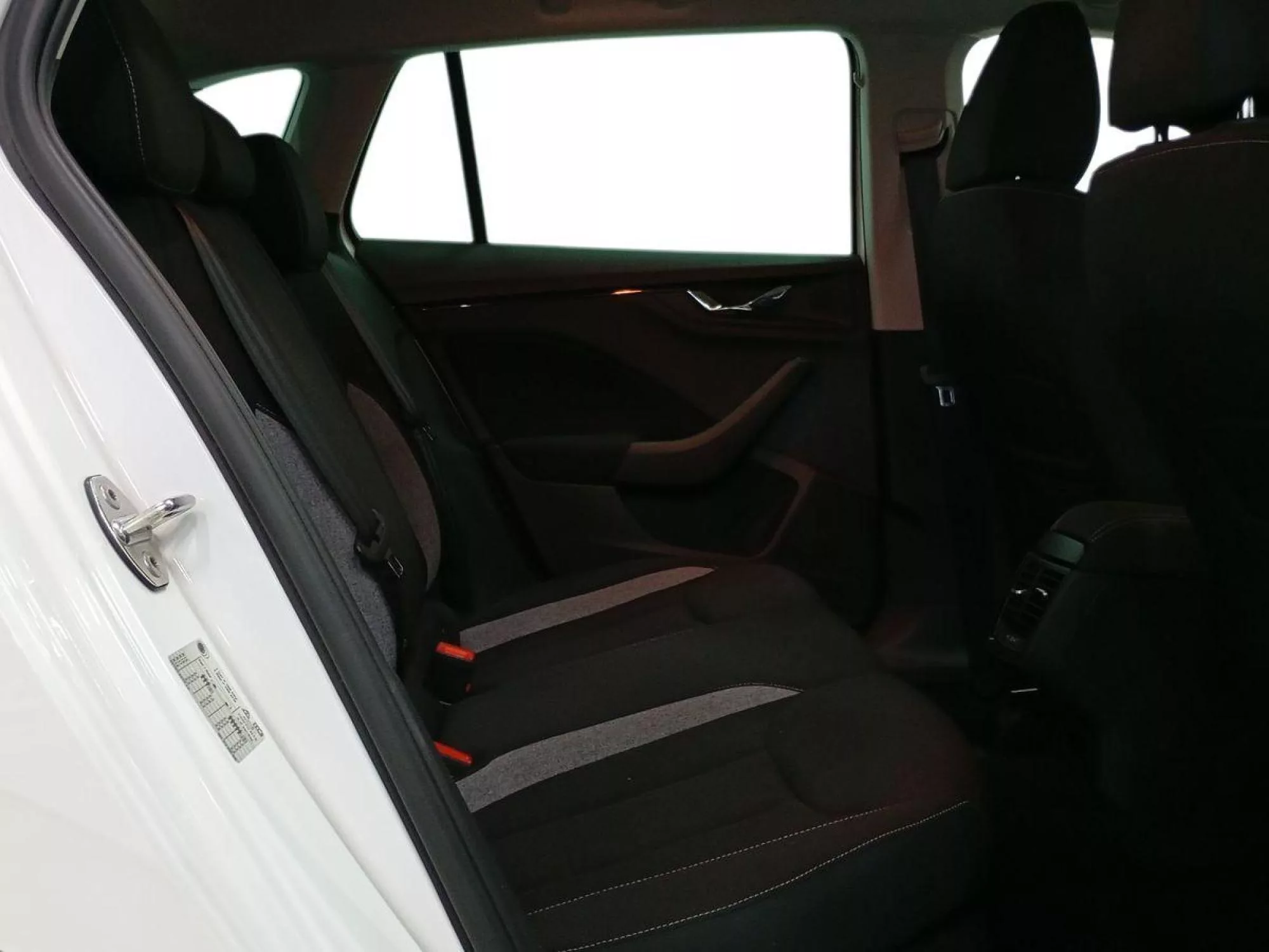 SKODA SCALA Gasolina 2025 segunda-mano Jaén