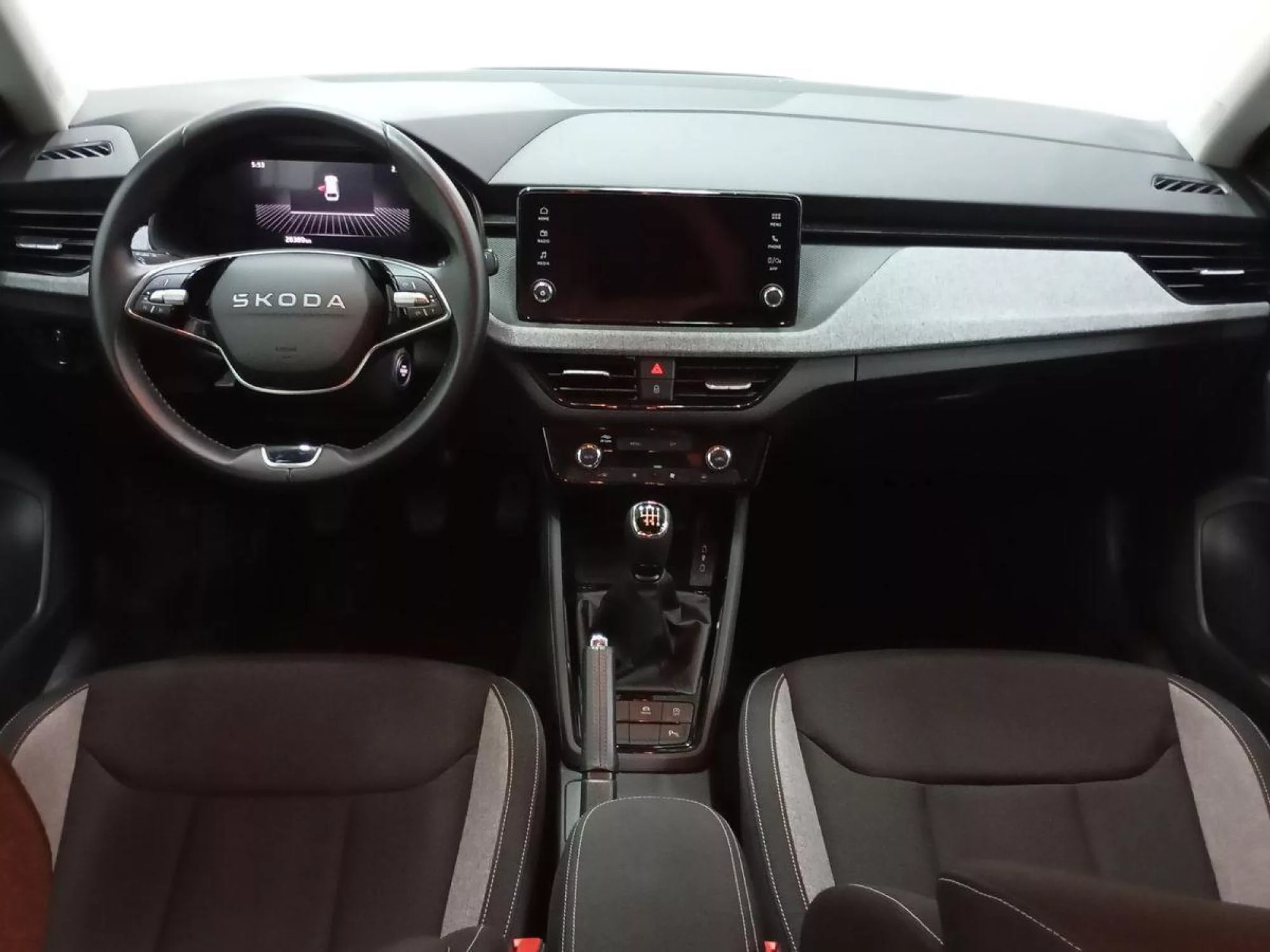 SKODA SCALA Gasolina 2025 segunda-mano Jaén
