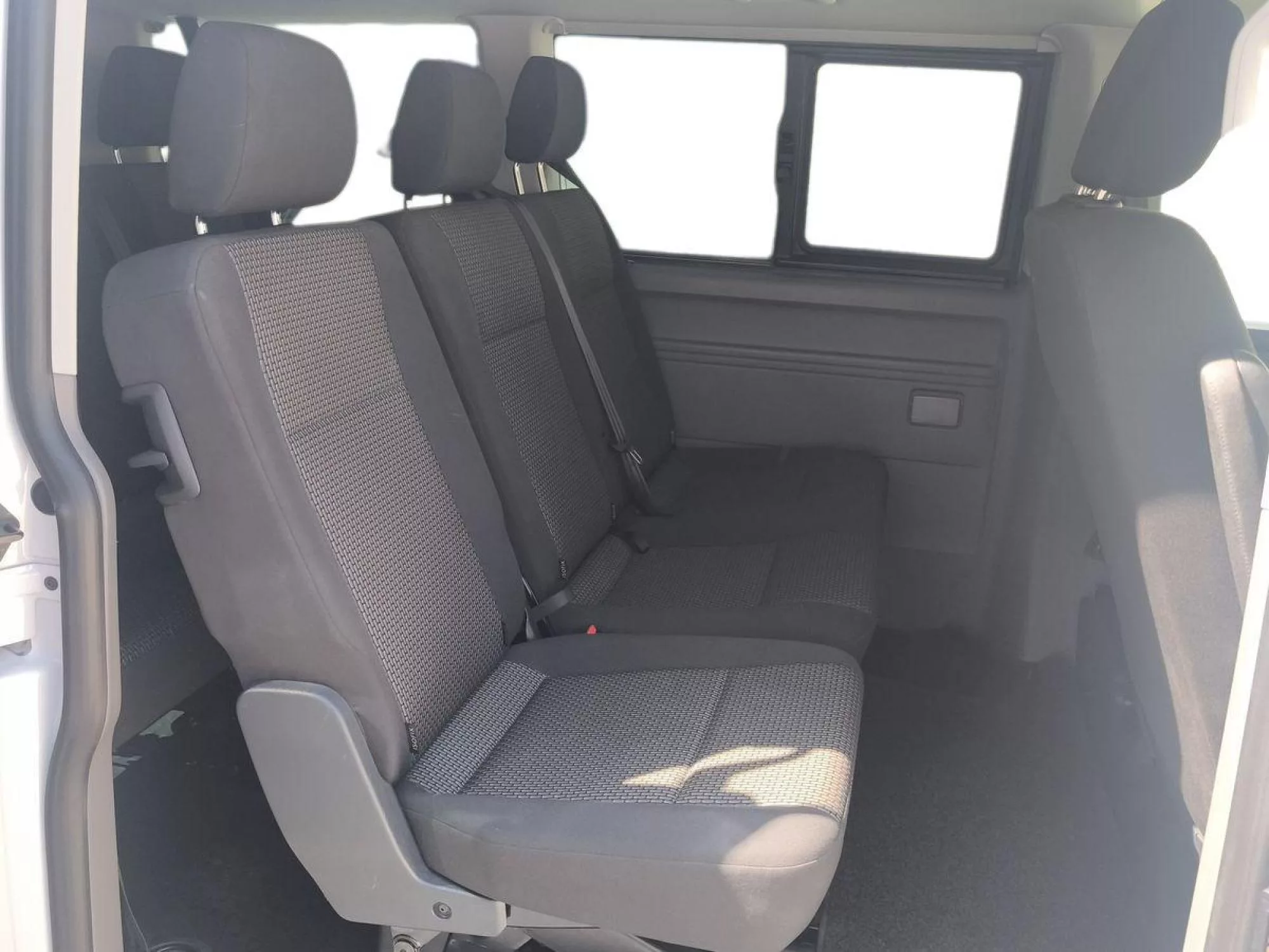 VOLKSWAGEN CARAVELLE Diesel 2025 segunda-mano Jaén