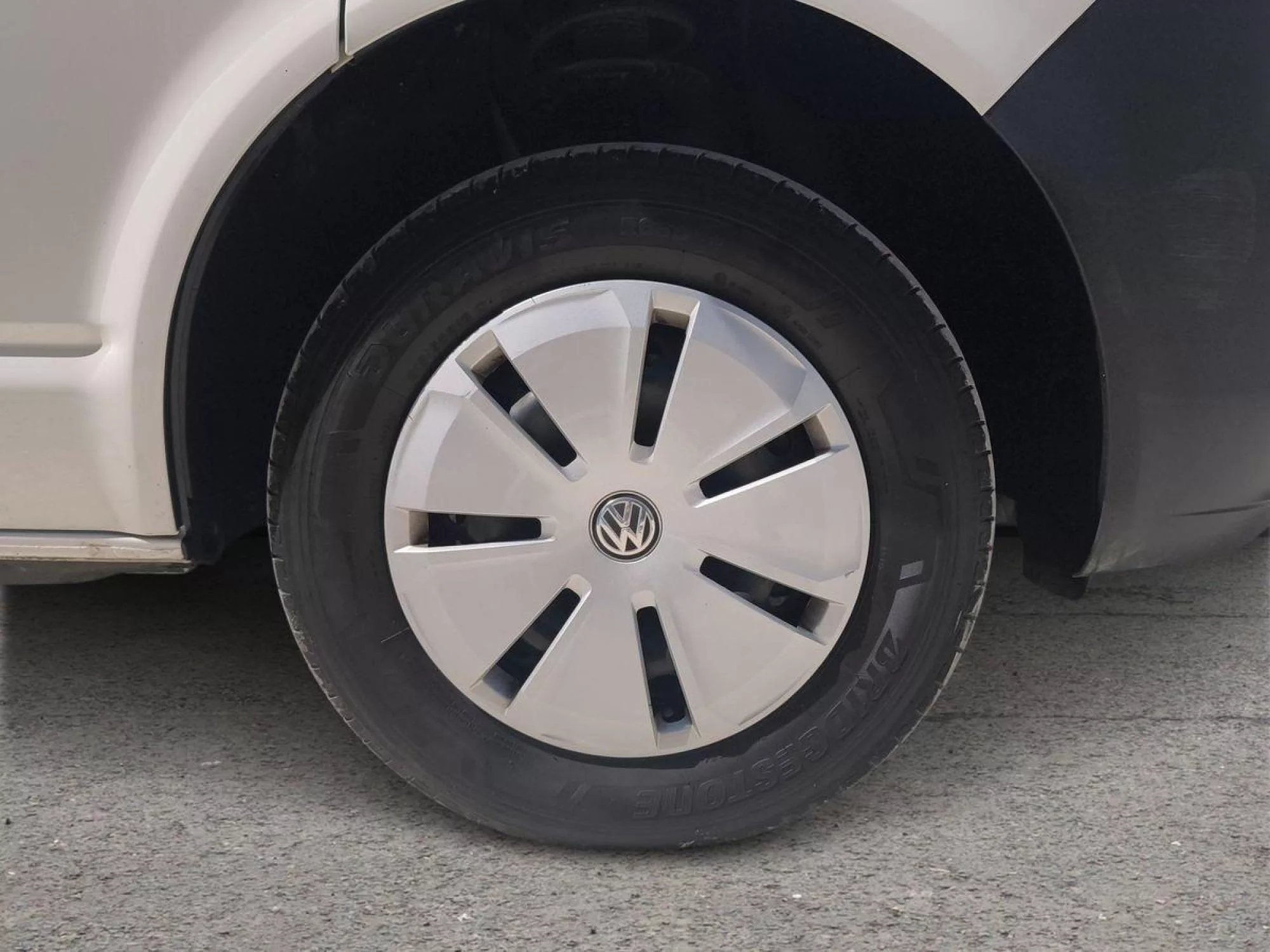 VOLKSWAGEN CARAVELLE Diesel 2025 segunda-mano Jaén